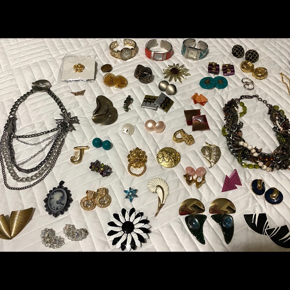 HUGE LOT of 53 Pieces Vintage Jewelry - Picture 9 of 10